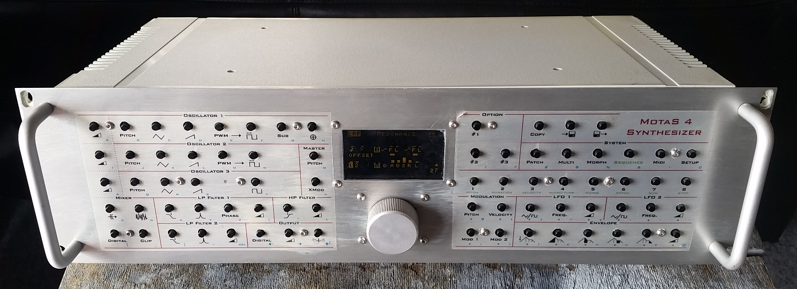 Motas4 analogue synthesizer in an aluminium front finish