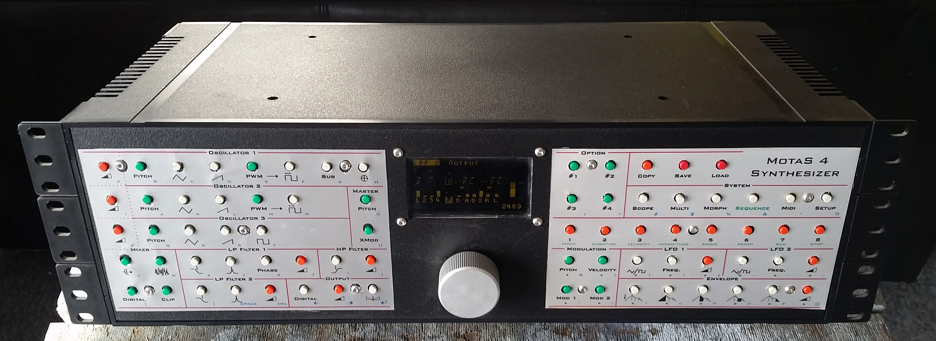 Motas4 analogue synthesizer in a plastic finish